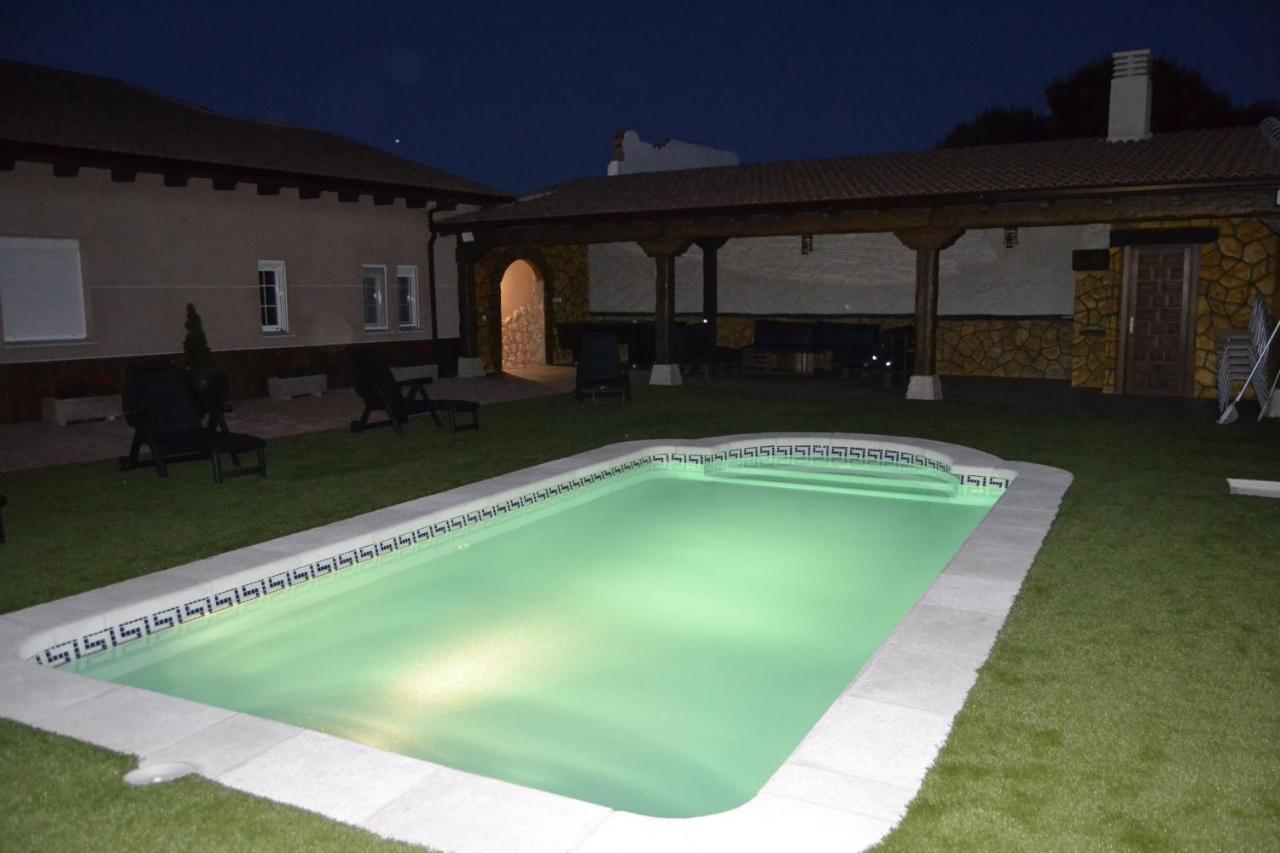Juarros de Voltoya El Capricho De Los Carrascos מראה חיצוני תמונה