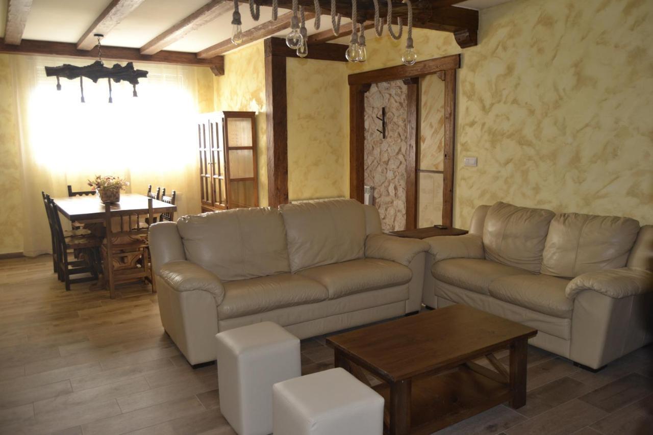 Juarros de Voltoya El Capricho De Los Carrascos מראה חיצוני תמונה