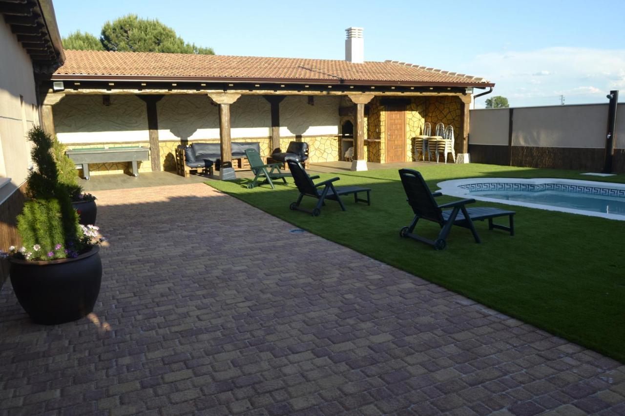 Juarros de Voltoya El Capricho De Los Carrascos מראה חיצוני תמונה