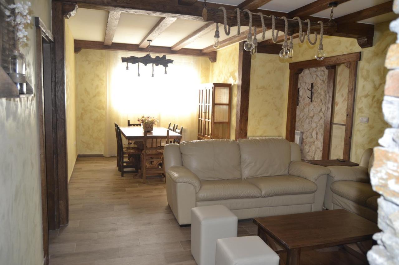 Juarros de Voltoya El Capricho De Los Carrascos מראה חיצוני תמונה
